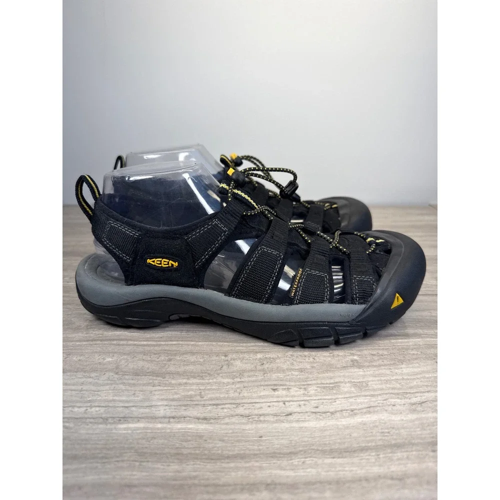 KEEN Newport H2 Water Trail Sandals Black Yellow Bungee Hiking Gorpcore Mens 9.5